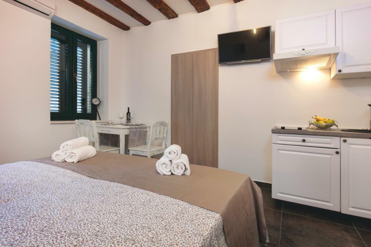 Studio Apartments Insula Split Zewnętrze zdjęcie